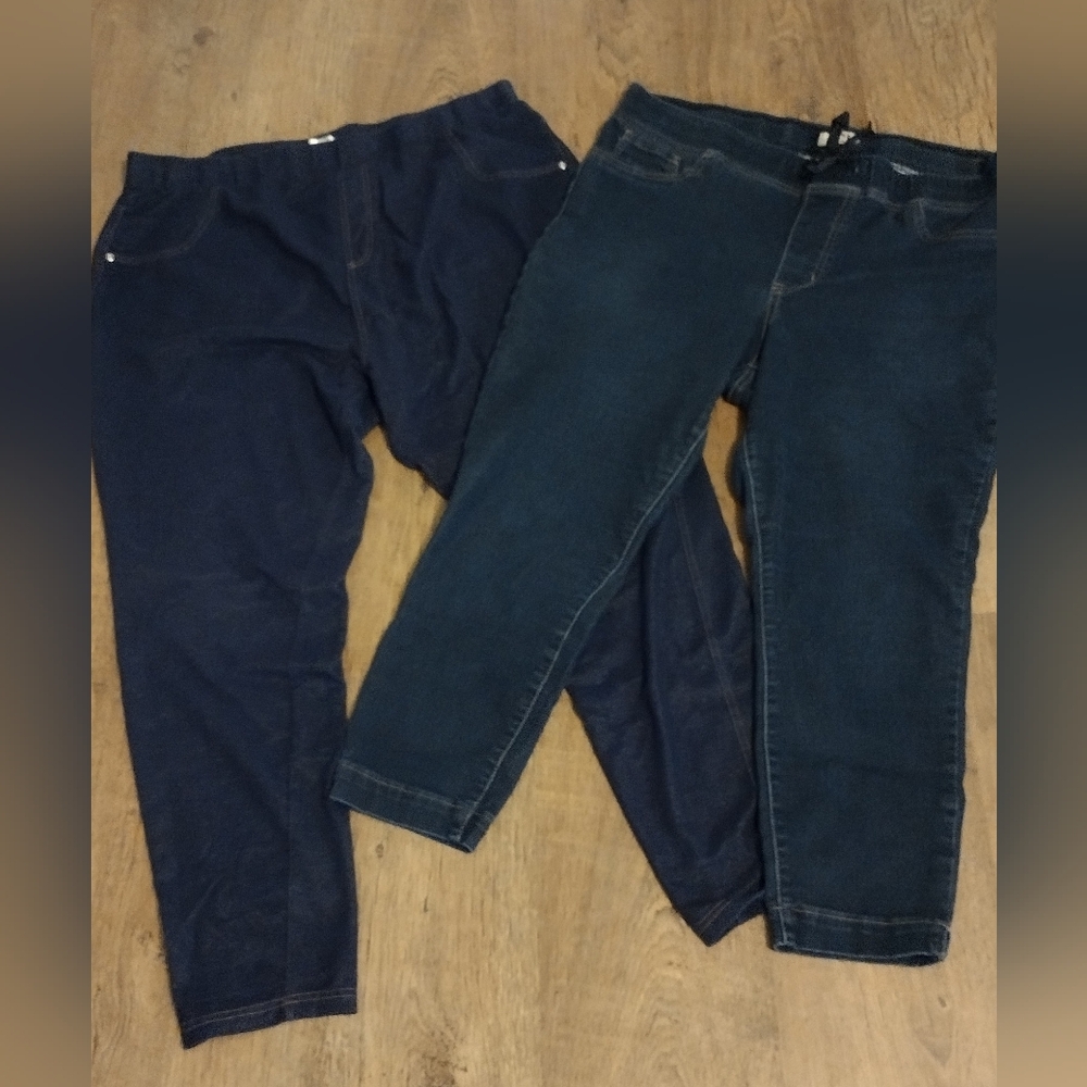 LOT: 2 Capri leggings size 1X